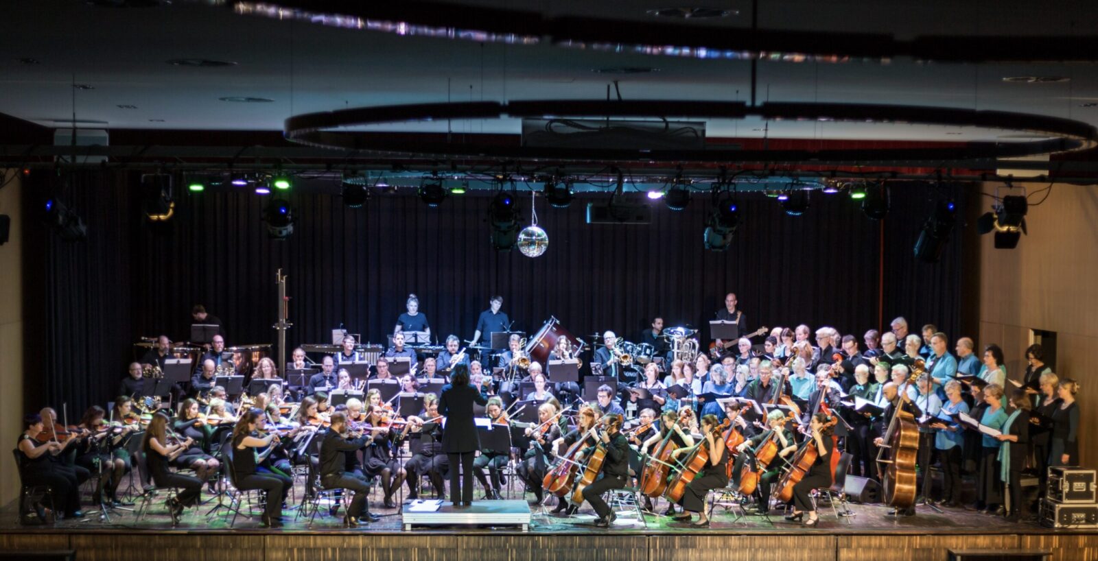 the-symphonic-rock-orchestra-wood-and-metal-connection-aegerihalle-unteraegeri